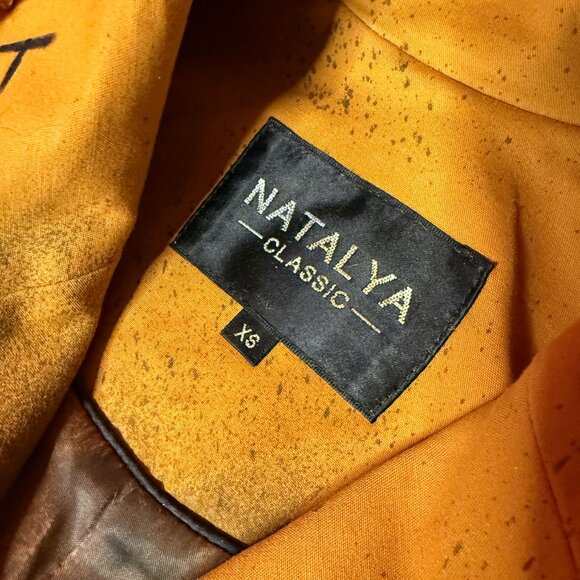 Upcycled Graffiti Tiger Coat – Hand-Painted Sustainable Art Jacket - Picture 5 of 12